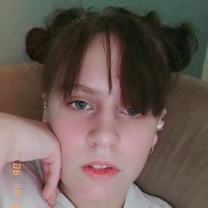 Meet your Posher, Alexia